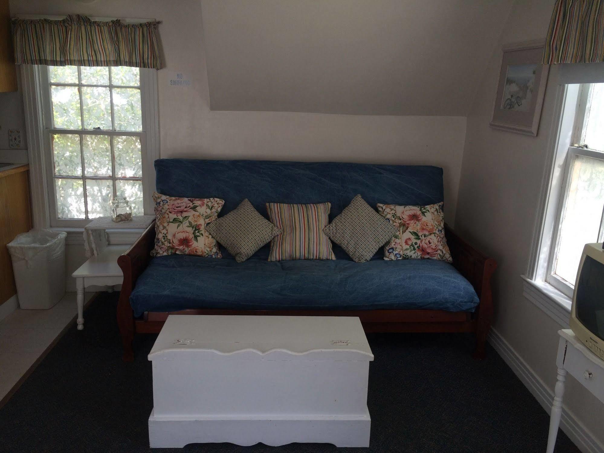 Angie'S Guest Cottage Virginia Beach Exterior photo